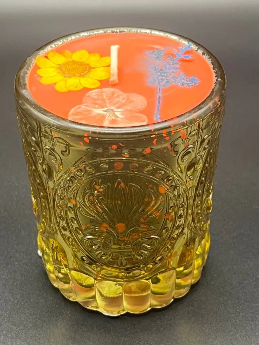 Amber Fleur-de-Lis Glass Candle with Coral Wax and Pressed Floral Accents
